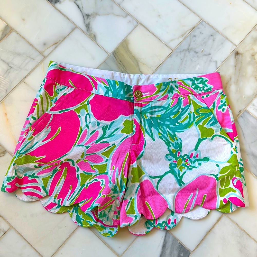 Lilly Pulitzer Buttercup Short size 2 Flamingo Pink Don’t Give a Cluck